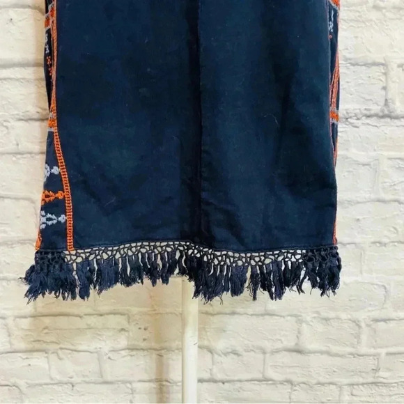 Madewell Boho Sleeveless Embroidered
Tassel Hem Top - Picture 3 of 8